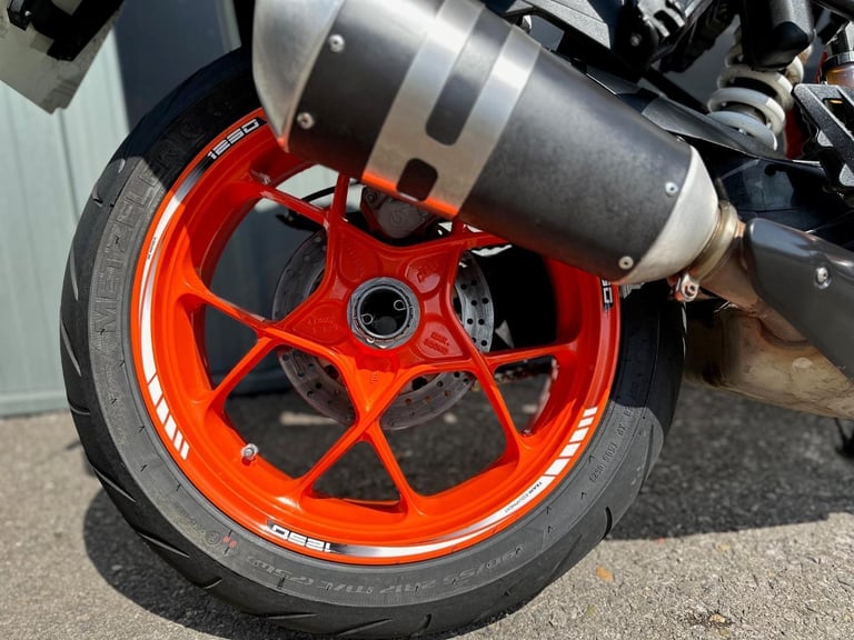 STUNNING ONE OWNER 2019/19 KTM 1290 SUPERDUKE GT MOTORCYCLE