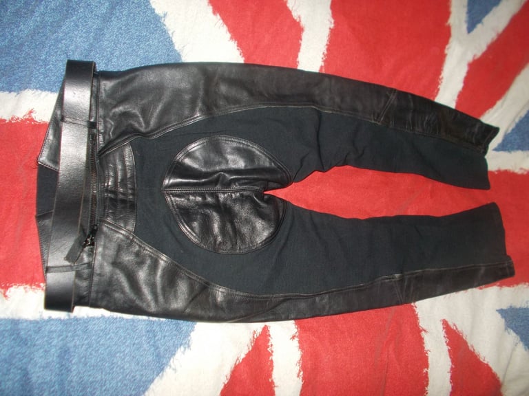 J&S Black Leather Motorcycle Trousers with Belt Size 16 Armoured