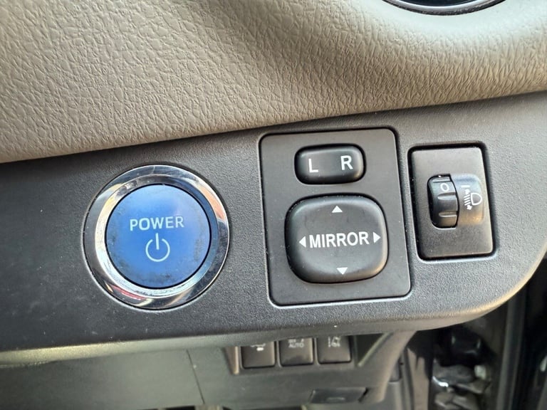 Toyota Yaris 1.5 Hybrid Icon Tech 5dr CVT -NAV - PARKING SENSORS - REAR CAMERA