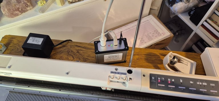 KNITMASTER 580 ELECTRONIC KNITTING MACHINE, ACCESSORIES