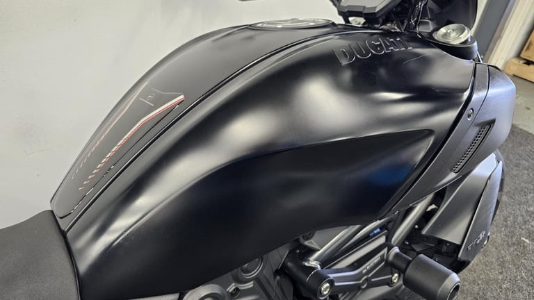 DUCATI DIAVEL 1260 ** LOW MILEAGE - TERMIGNONI EXHAUST - CRASH PROTECTORS **