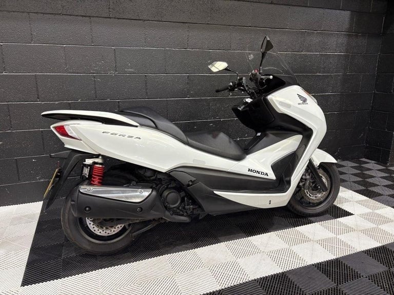 2016 66 HONDA FORZA 300 FINANCE SPECIALISTS APPLY NOW
