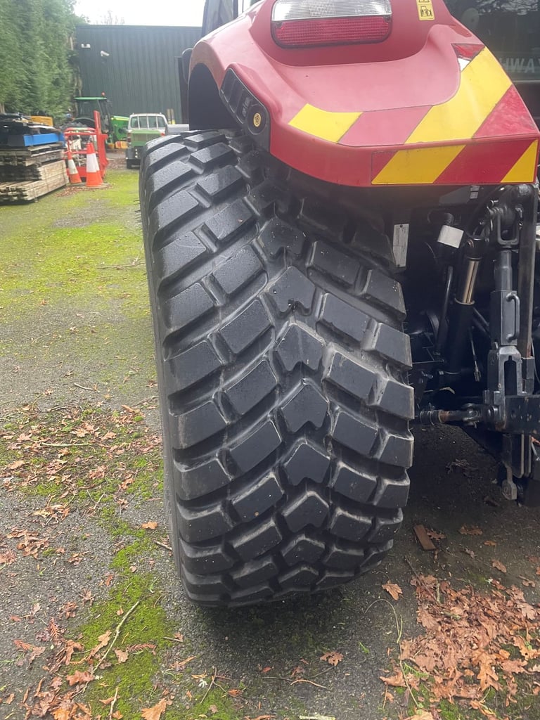 Tractor Tyres & wheel - Like new - BKT FL 693M tyres 