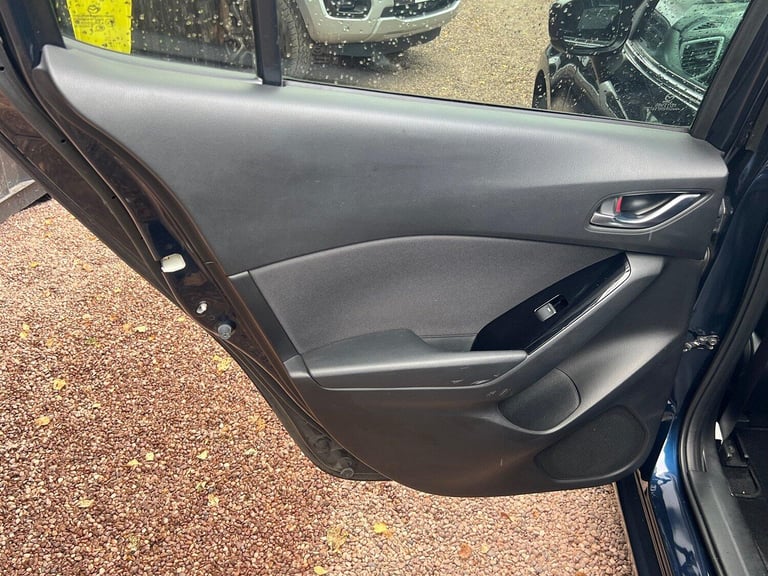 MAZDA MAZDA3 2.0 SKYACTIV-G SE-L Nav 2017