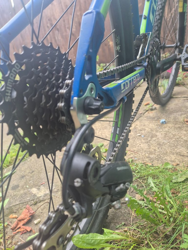 Carrera Valour Mountain bike 
