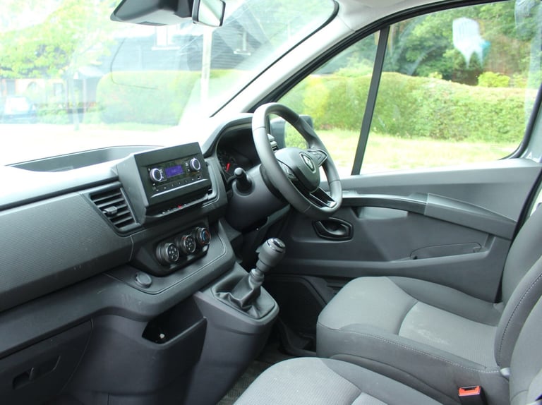 2023 Renault Trafic 2.0 dCi 28 Business Minibus Double Cab 5dr Diesel Manual