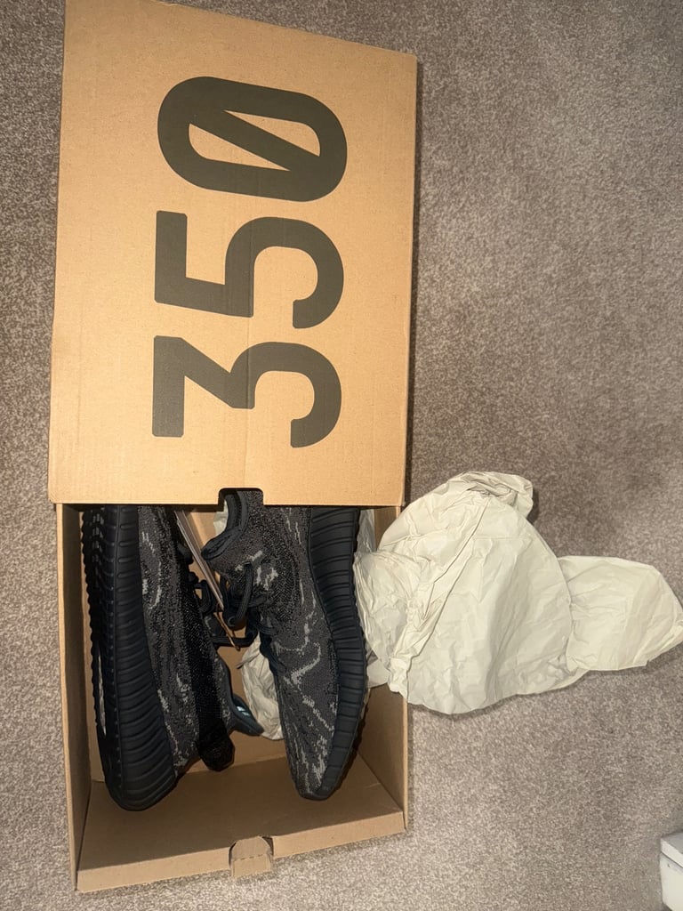 Yeezy 350 V2 Boost Dark Salt