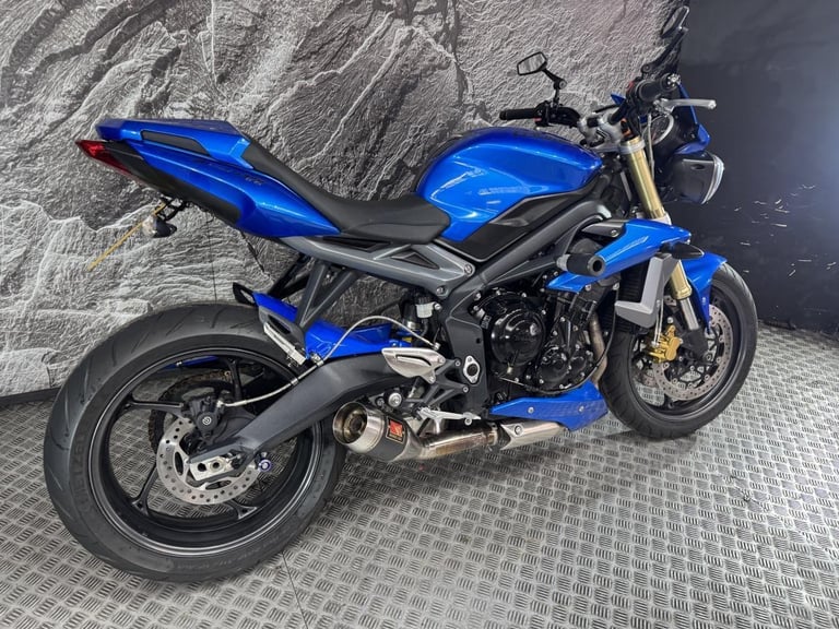 TRIUMPH STREET TRIPLE 675 2013