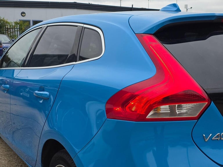 VOLVO V40 1.6 T3 R-Design Nav Euro 5 (s/s) 5dr 2014