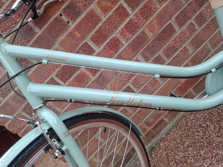 Brand new ladies bicycle, just in time for Christmas.