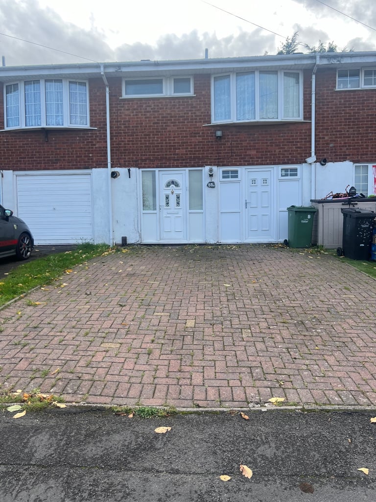 Spacious 3-Bedroom Home with Private Garage, Garden & Recent Upgrades