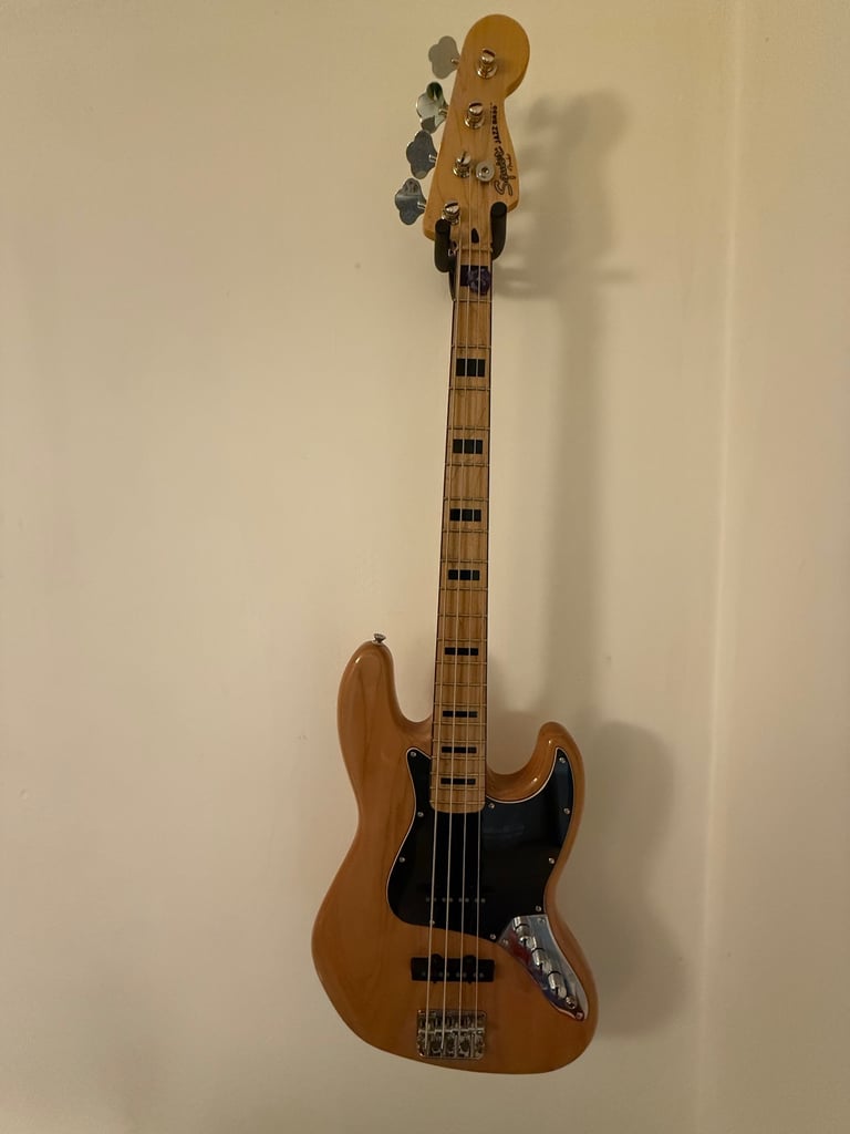 image for Fender Squier Classic Vibe Jazz Bass