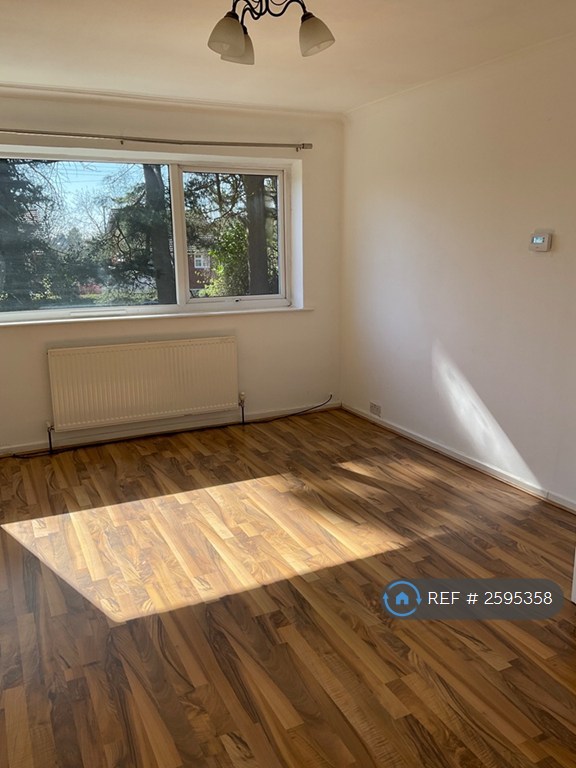 2 bedroom flat in Lane End Croft, Leeds, LS17 (2 bed) (#2595358)