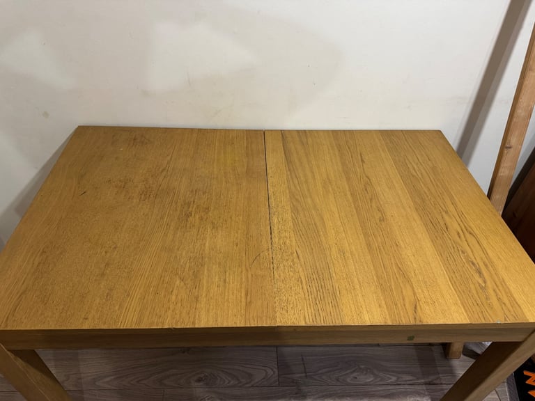 image for Extendable dining table