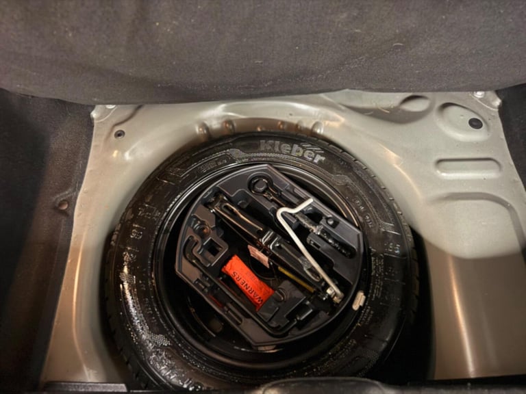 2017 Peugeot 208 1.2 Puretech Allure PETROL/MANUAL/5-DR