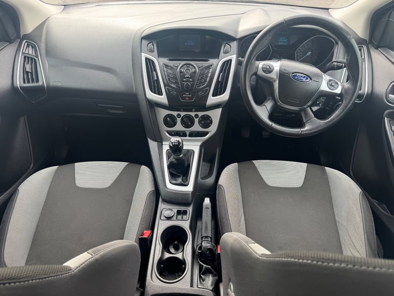2012 (62) Ford, FOCUS, Zetec Hatchback, Manual, 998 (cc), Petrol 5 doors Low Mileage 
