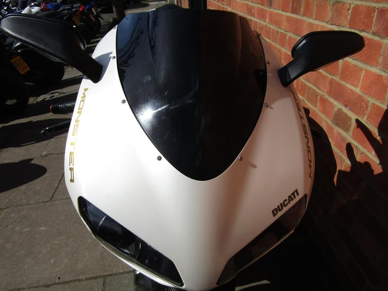 DUCATI 1198 S * PEARL WHITE * REDUCED * LOVELY BIKE * PLATE**EXTRAS**CARBON**
