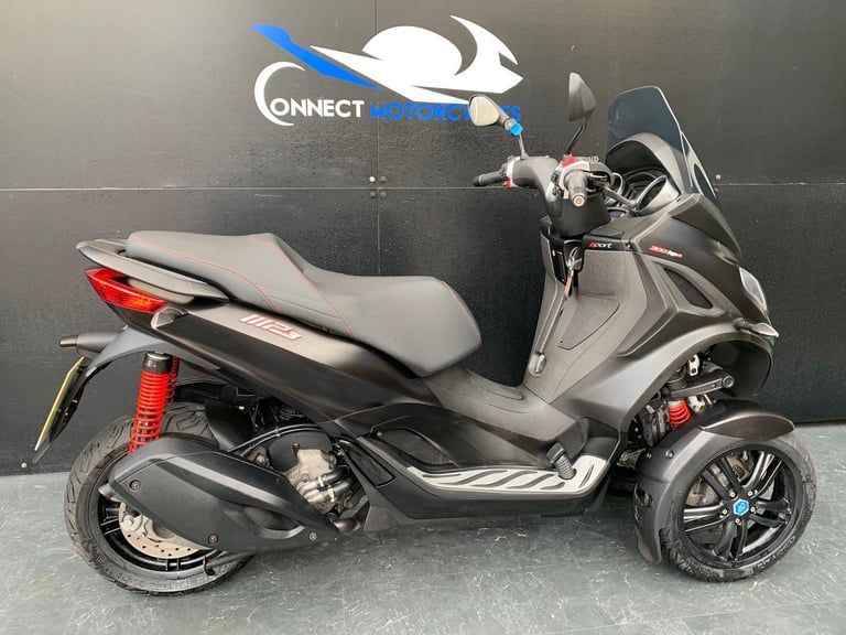 image for PIAGGIO MP3 300 HPE SPORT LOW MILEAGE 1 ONWER HPI CLEAR 