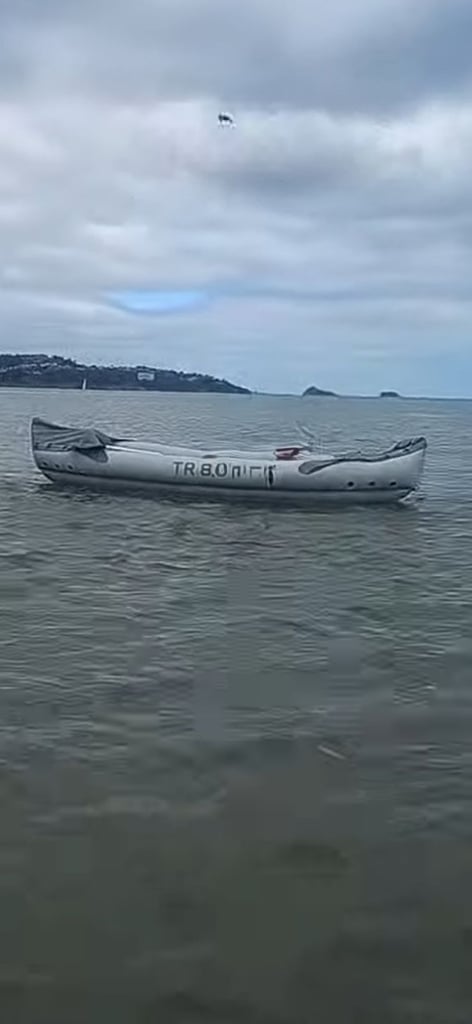 2 seater inflatable kayak plus 2 paddles. Used once 