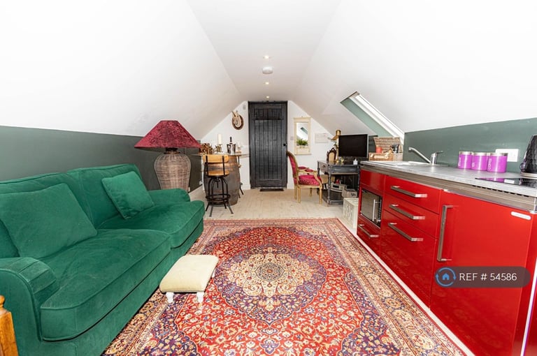 Studio flat in Pickwell Lane, Rh17 5Rh, RH17 (#54586)