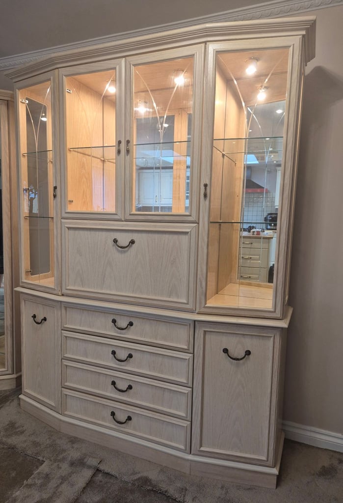 G Plan Limed Oak Large Display Mirrored Cabinet in limed oak with lighting and glass doors.