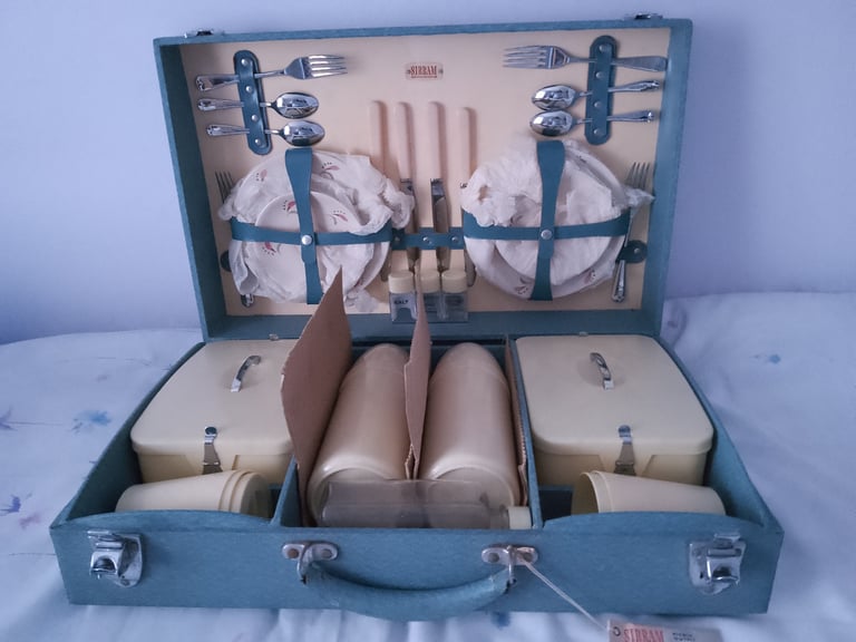 Vintage 1950's Sirram Picnic Set