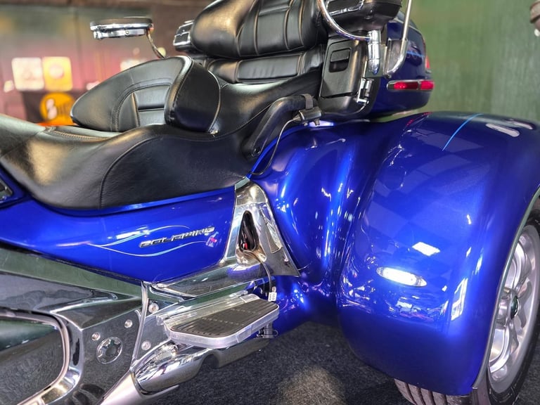 2005 HONDA GL1800 GOLDWING CSC CALIFORNIA SIDE CAR TRIKE 18,000 MILE'S 