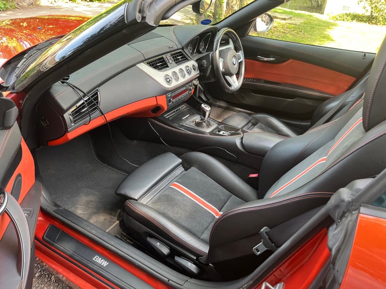 BMW Z4 LOW MILAGE ONE OWNER 6 SPEED MANUAL TWIN POWER TURBO 