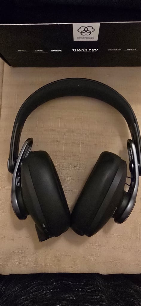 AKG K371‑BT Wireless Over‑Ear Headphones — Left Side Loose,  Accessories New