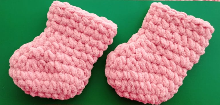 NEW! Handmade Crochet Baby Blanket Set with Hat, Boots and Mittens