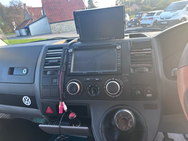 Volkswagen VW T5 Campervan/Day van with Diesel Heater NEW MOT LWB midtop 