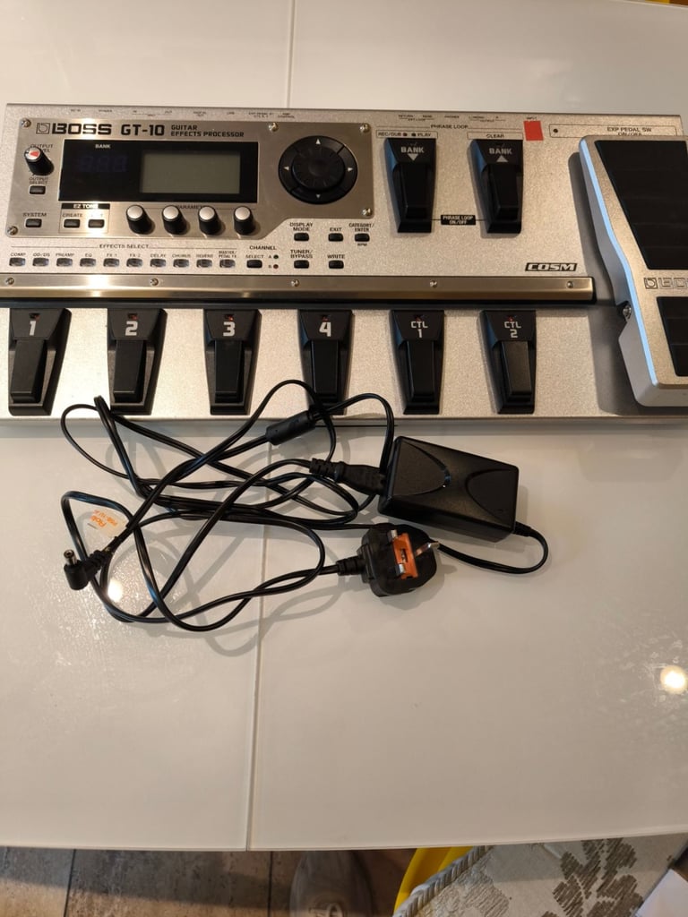 image for BOSS GT-10 Guitar Multi-Effects Processor with power supply