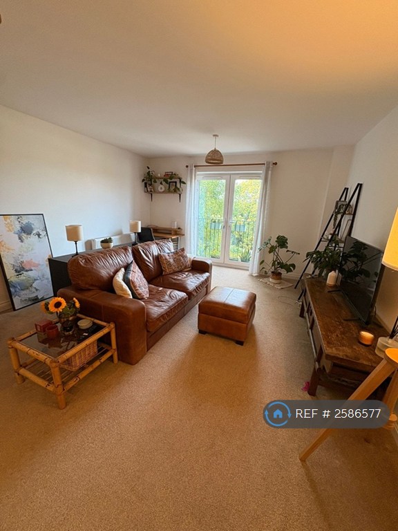 1 bedroom flat in Roland Street, St Albans, AL1 (1 bed) (#2586577)
