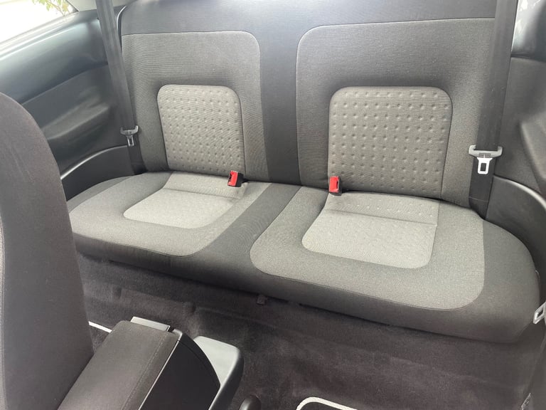 Volkswagen, BEETLE, Hatchback, 2011, Manual, 1595 (cc), 3 doors