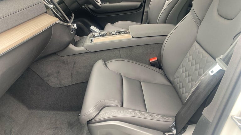 2025 Volvo XC90 Plus, B5 AWD Mild hybrid, Petrol, Dark, 7 Seats ESTATE Petrol/Electric Hybrid Aut...