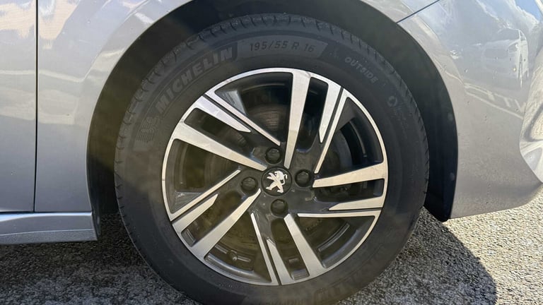 2023 Peugeot 208 1.2 PureTech 100 Allure Premium + 5dr Hatchback Petrol Manual