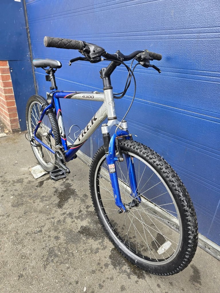Trek Navigator 300 Trek Superlite 300 Trek-bicycle In Southampton