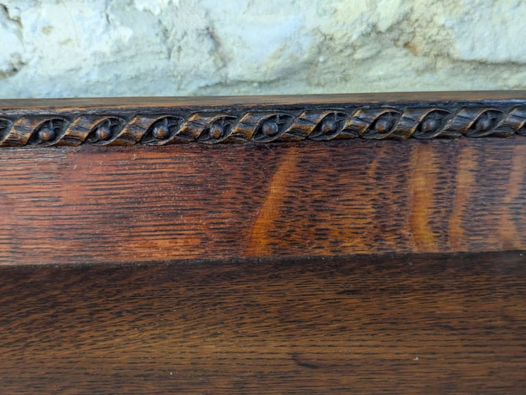 Arts & Crafts Oak Sideboard - Antique - Quarter Sawn Oak