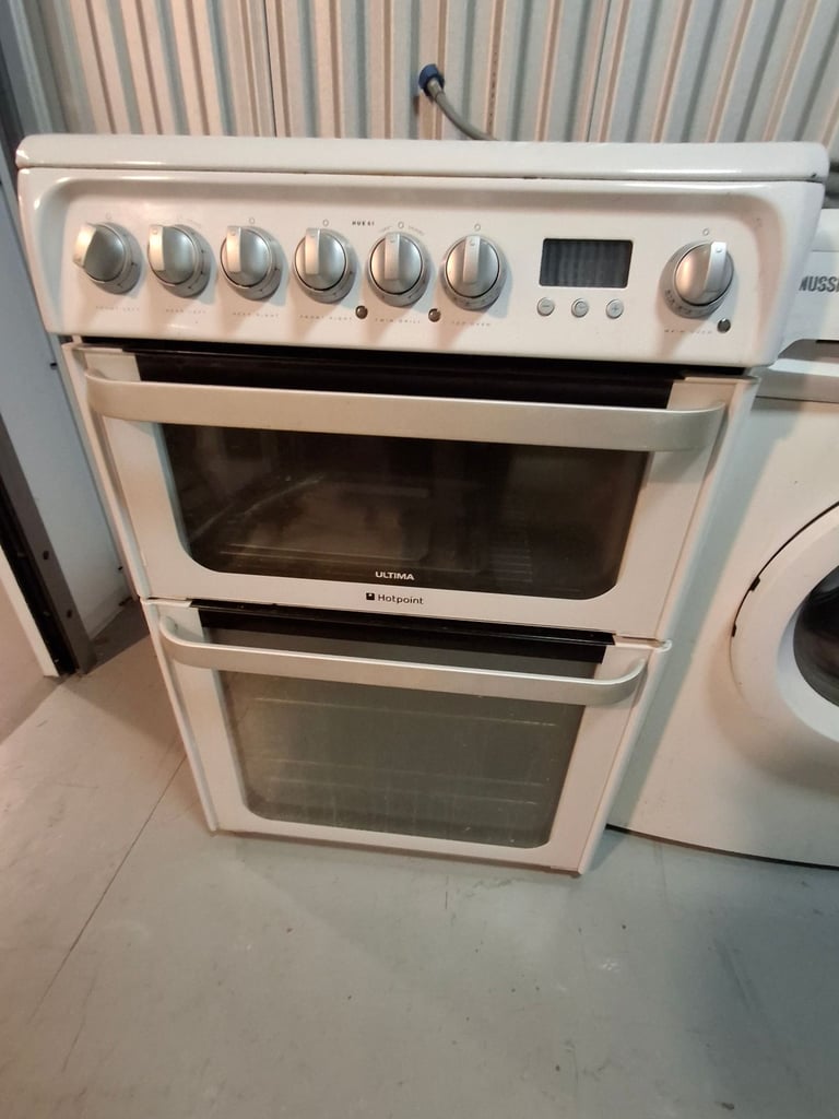 Electric cooker hotpoint ultimate hue 61