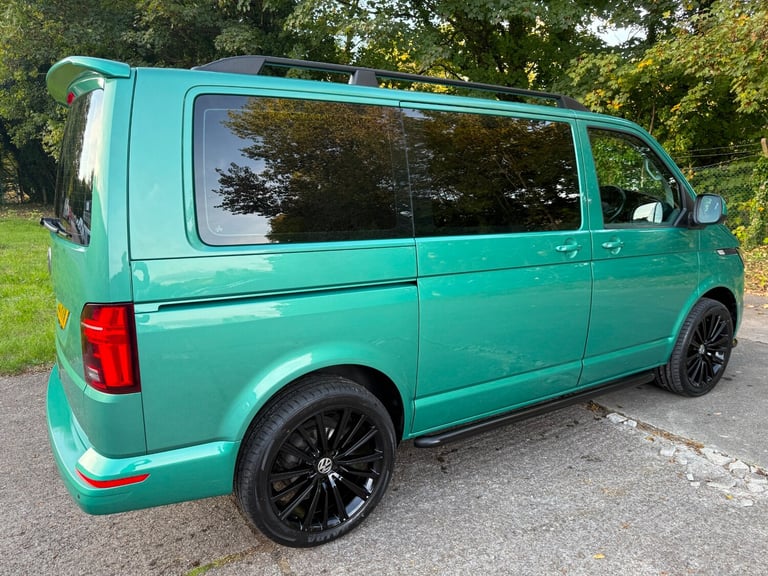 2020 VOLKSWAGEN TRANSPORTER T6.1 8 SEAT SHUTTLE SWB IN BAY LEAF GREEN - EURO