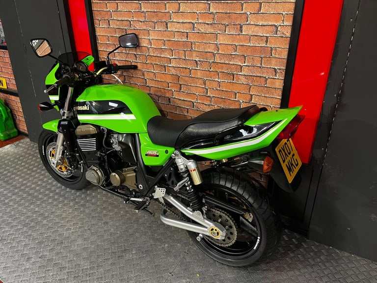 2007 Kawasaki ZRX1200 R, only 6117 miles from new, 