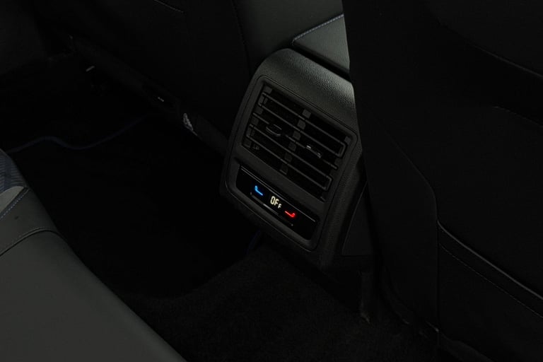 2023 Volkswagen Golf 2.0 TSI 320 R 4Motion 5dr DSG **REAR SIDE AIRBAGS, 19' ESTORIL BLACK A Hatch...