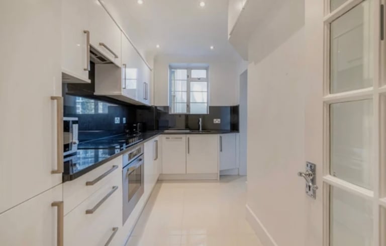 Bayswater Three Bedroom Apartment Short Term Let £4578 per week