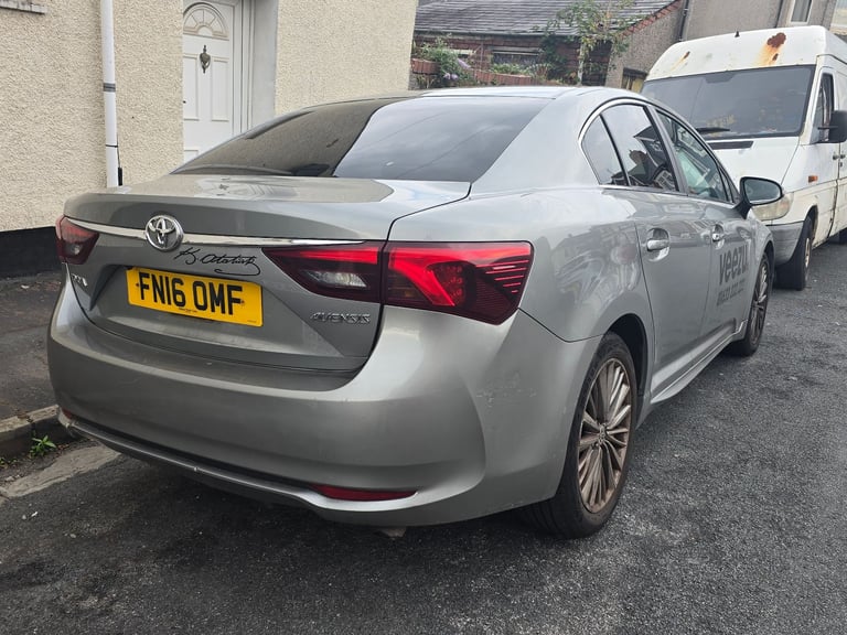Toyota avensis rear light