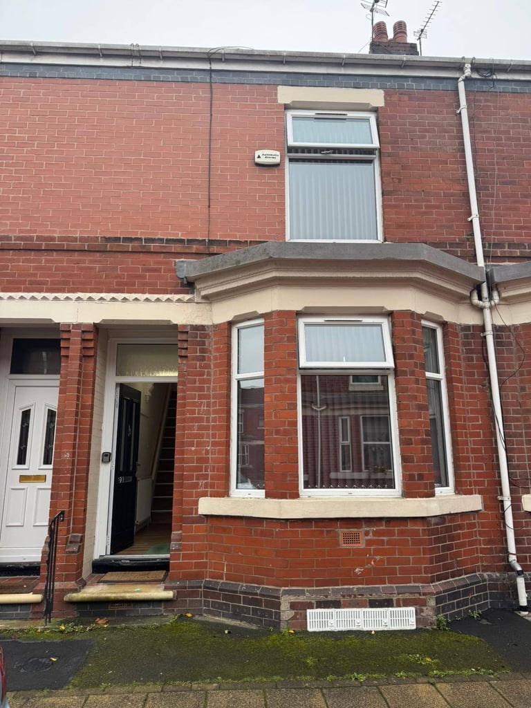 2 bedrooms newly refurbished property 