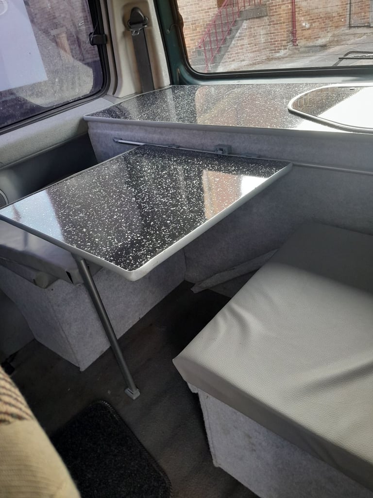 Mazda, 1995, 2490 (cc)