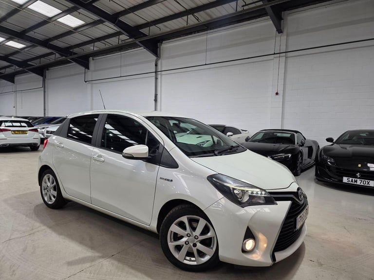 2015 Toyota Yaris 1.5 VVT-h Sport E-CVT Euro 6 5dr HATCHBACK Petrol/Electric Hybrid Automatic