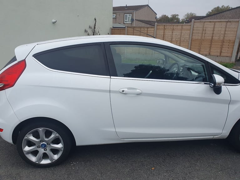 Ford, FIESTA, Hatchback, 2011, Manual, 1242 (cc), 3 doors