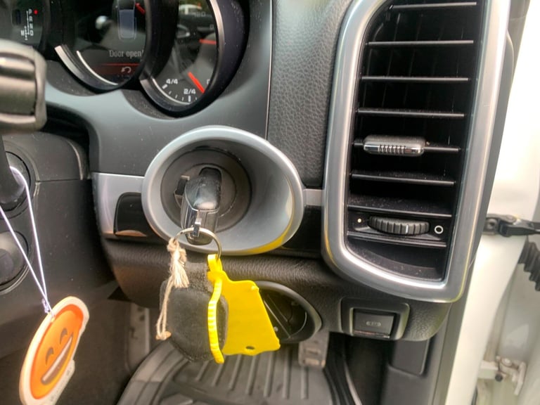 PORSCHE CAYENNE D V6 TIPTRONIC White Auto Diesel, 2013