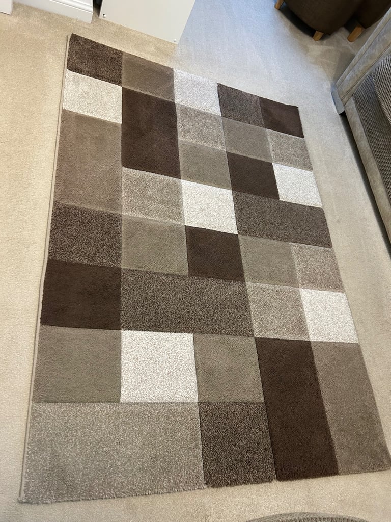 Rug for sale- like new 